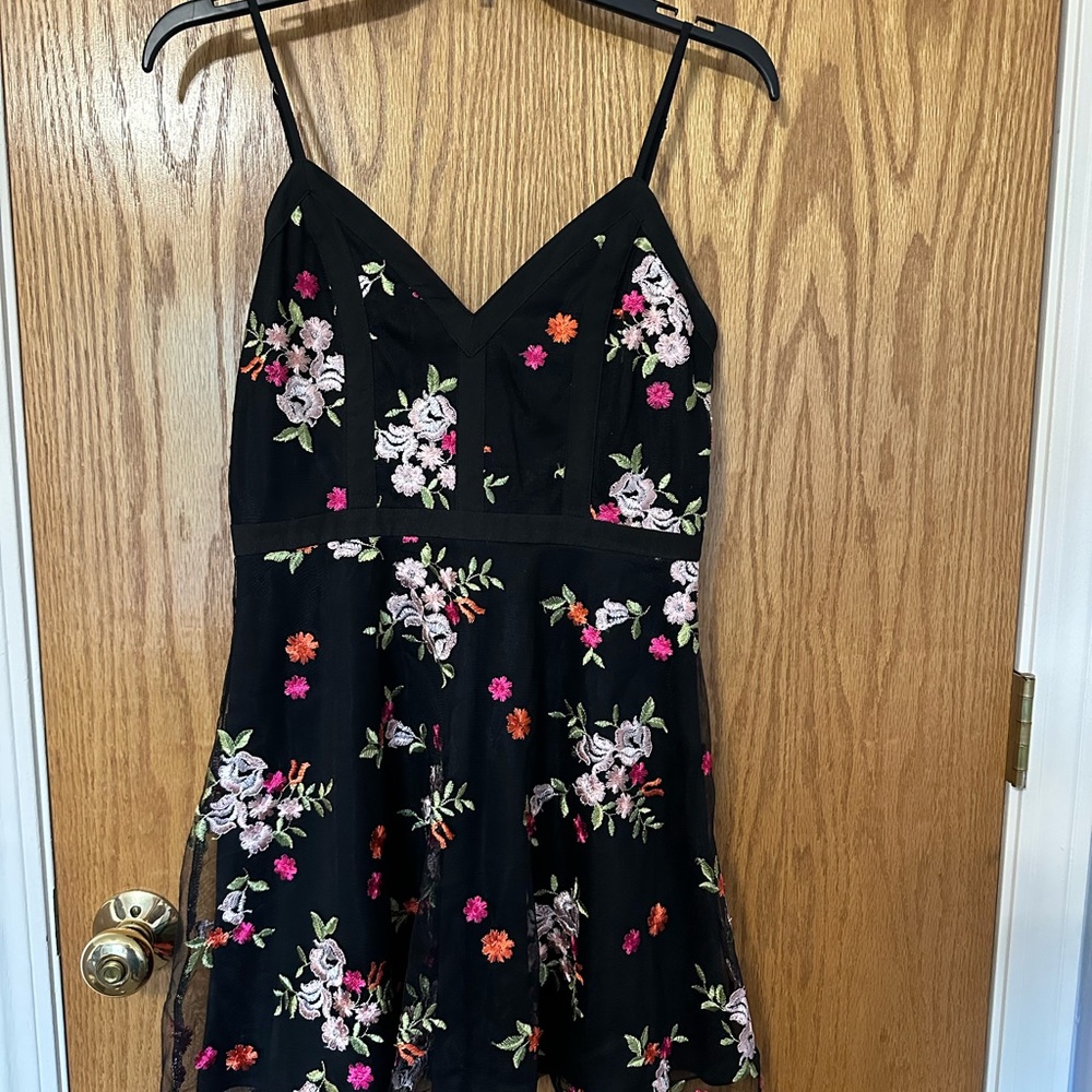 Lulus embroidered floral cocktail dress